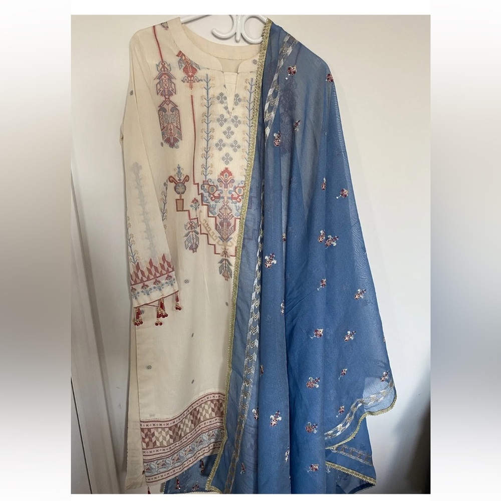 Brand new 3 piece by gul Ahmed- medium-Pakistani/Indin